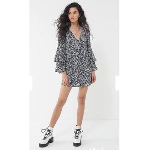 Urban Outfitters Ditsy Daisy Bell sleeve Dress